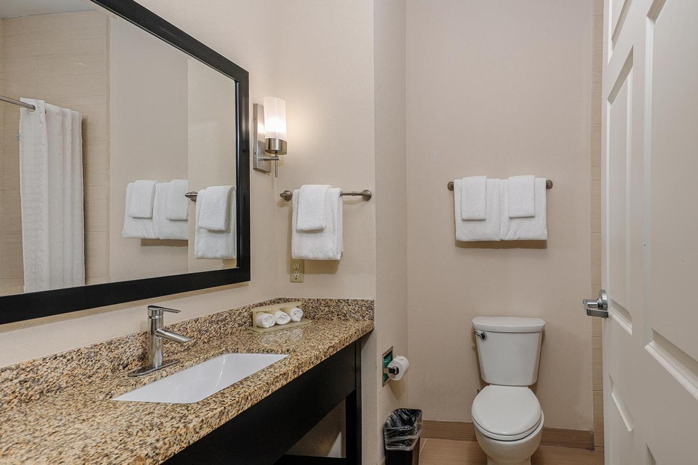 Holiday Inn Express & Suites Houston Northwest-Brookhollow By Ihg Kültér fotó